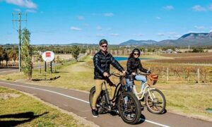 Cyclists on the Hermitage Rd cycleway